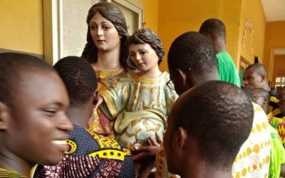 Una imatge de Maria Auxiliadora arriba a Benín des de Córdoba per complir el desig d’en César