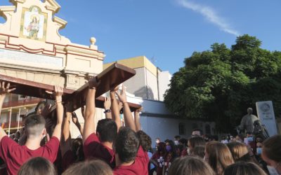 Els joves de les cases salesianes reben la Creu de la JMJ en el seu pelegrinatge per Espanya