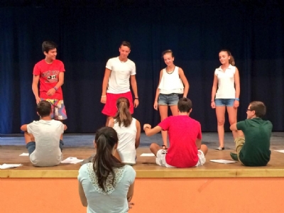 Jóvenes y familias de Salesianos El Campello preparan un musical sobre Don Bosco
