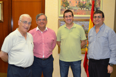 El alcalde de Burriana agradece la dedicación del salesiano Gumersindo Valero