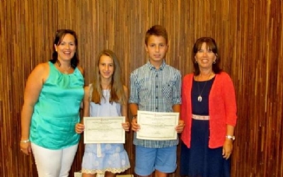 Dos alumnos de Alicante reciben el premio al rendimiento académico