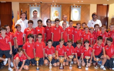 El alcalde de Burriana felicita a los deportistas del Club Deportivo