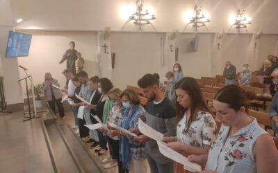 Imposición de medalla a los nuevos miembros de ADMA en Cádiz