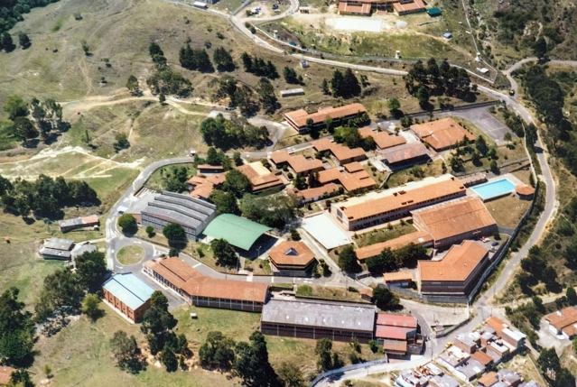 La fantástica historia del niño que pasó de trabajar en un basurero con 6 años a estudiar Derecho