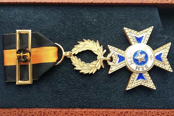 El salesiano Alfonso Doménech recibe una condecoración por parte del Gobierno Portugués