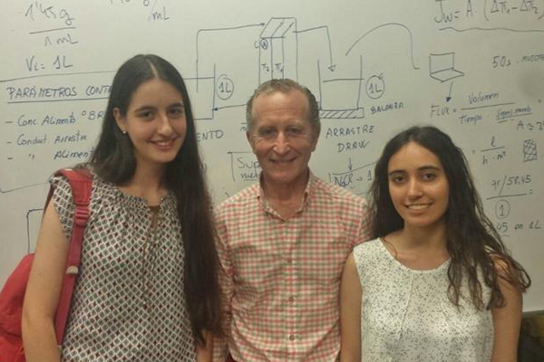 Alumnas de Salesianos Alicante se inician en la investigación científica