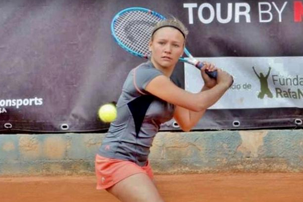 Judith Perelló Saavedra, campeona de la Comunidad Valencia en tenis, categoría infantil