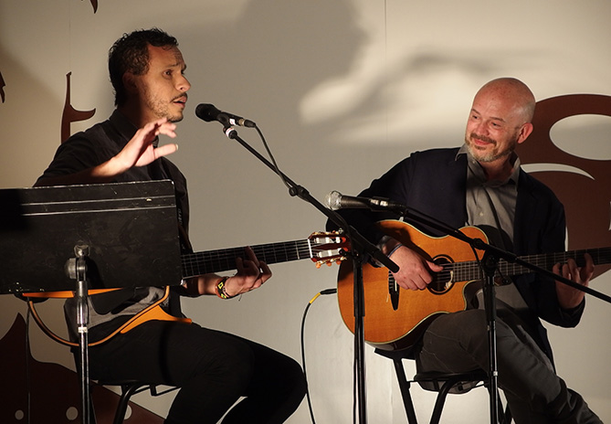 Gustavo Almeida encandila al auditorio en su concierto del ciclo ‘Música para cambiar el mundo’