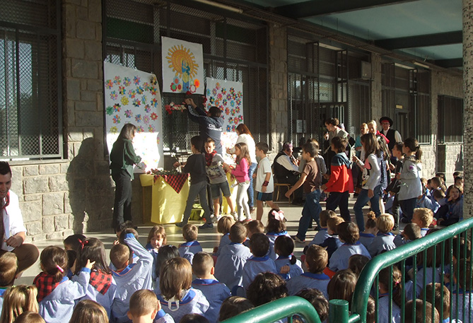 Infantil y Primaria de Salesianos Zaragoza rinden un sentido homenaje a la Virgen del Pilar