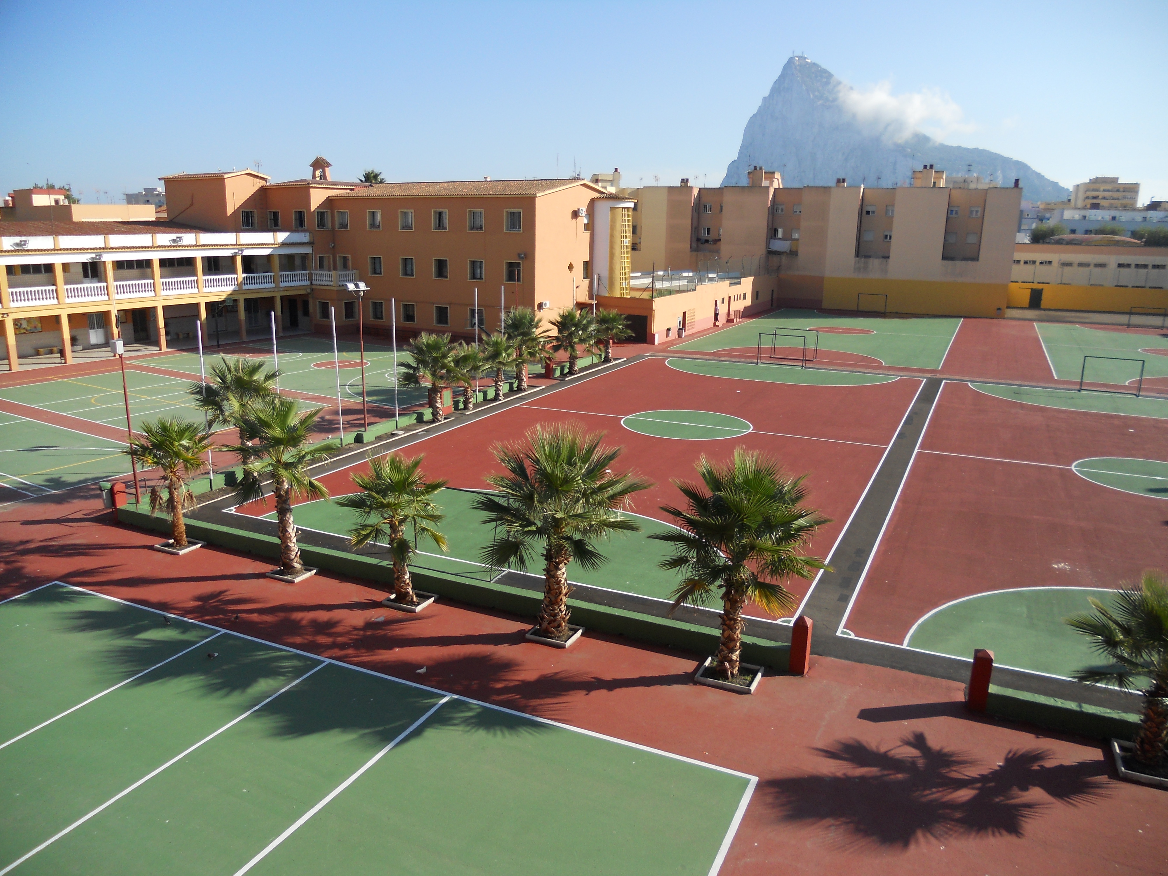 La cara solidaria de La Línea