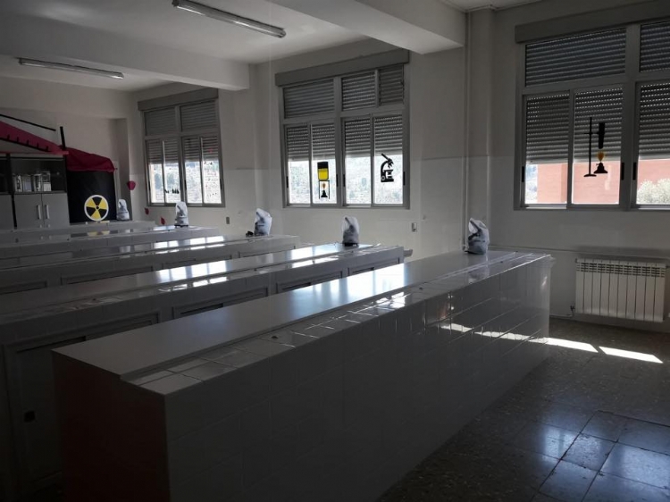 Fotonoticia: Salesianos Alcoy renueva el laboratorio