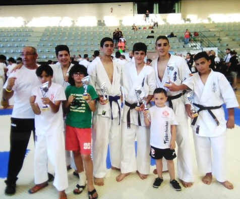 Fotonoticia: Un alumno salesiano de Alcoy campeón nacional de kárate