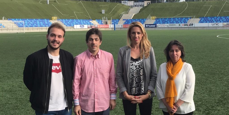 Salesianos Badalona firma un convenio de colaboración con el Club de Fútbol de la ciudad
