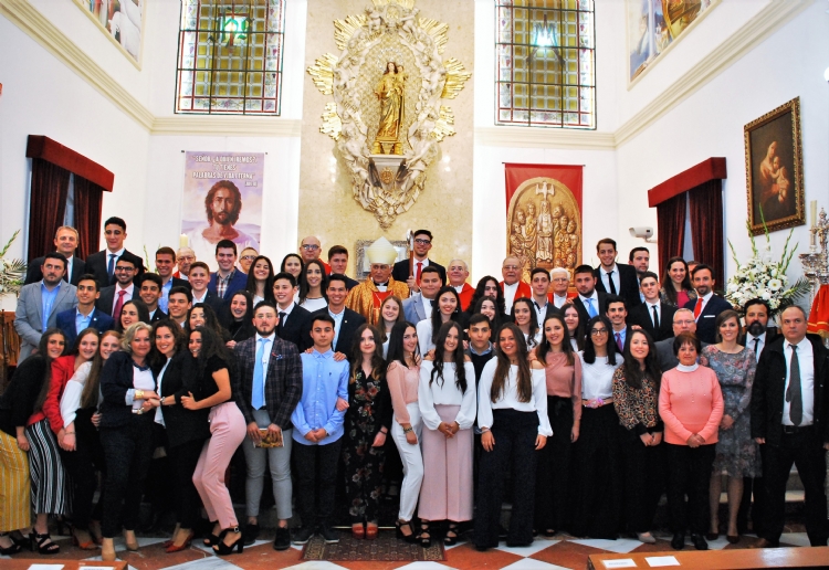 Fotonoticia: El obispo de Cádiz preside las confirmaciones en la casa salesiana