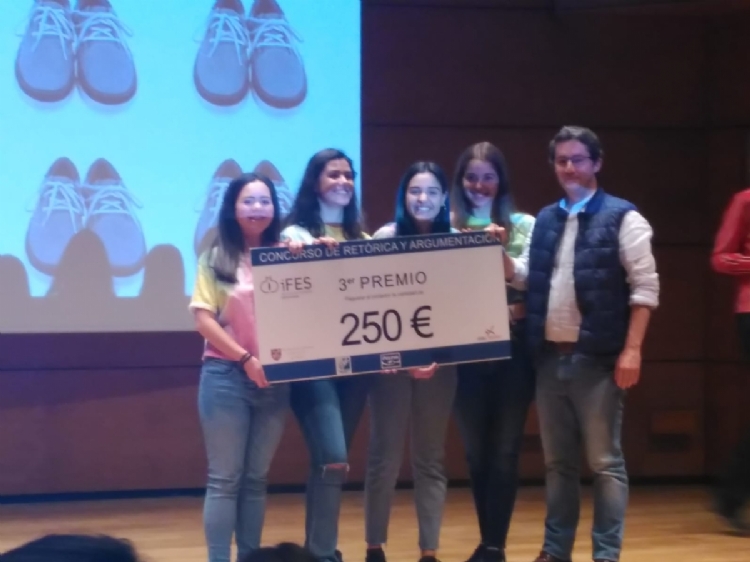 Fotonoticia: Salesianos Córdoba presente en la final de la VI Edición del Concurso de Retórica y Argumentación del Instituto de Filosofía Edith Stein