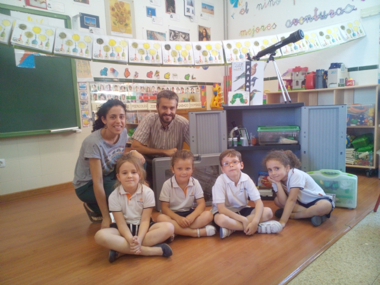 Salesianos Córdoba recibe un “Rincón de los experimentos”