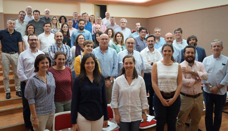 Los administradores y contables participan en su último encuentro del curso