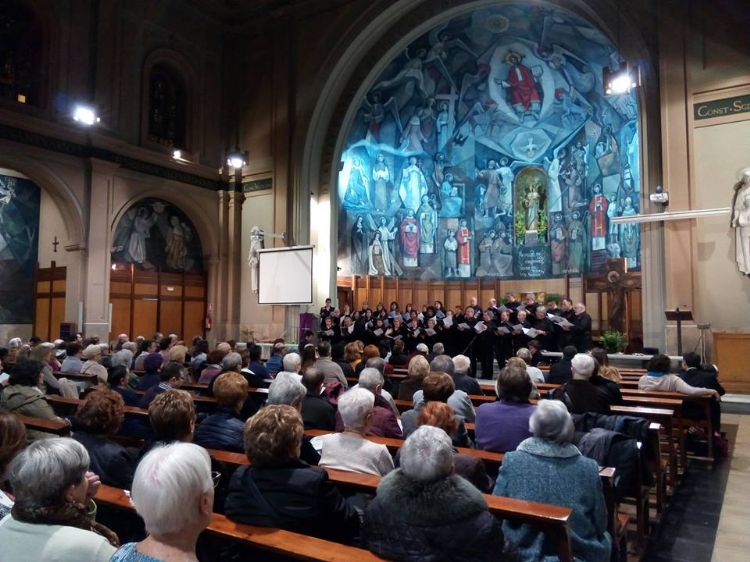 Fotonoticia: Concierto de Navidad del Coro Xaragall en beneficio de la Fundación Magone
