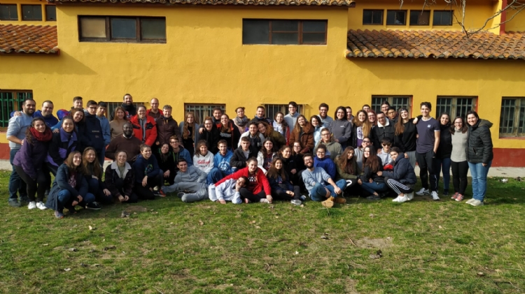 Encuentro con más de 50 jóvenes de grupos de fe de 16 a 19 años en Llinars del Vallés