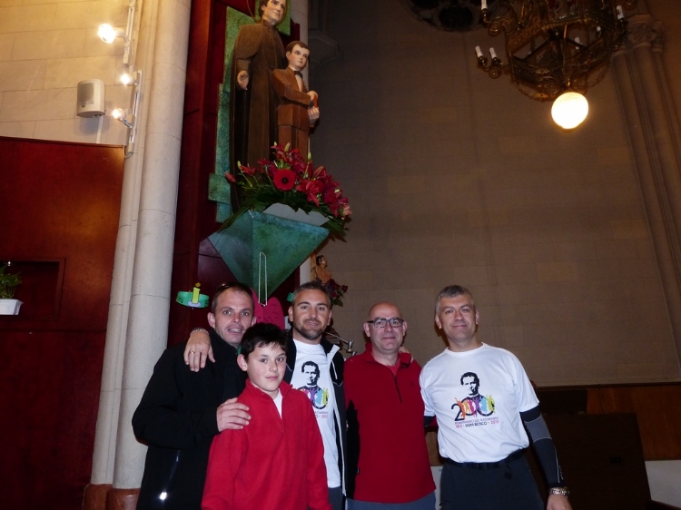 Fotonoticia: Los peregrinos de la Javierada saludan a Don Bosco