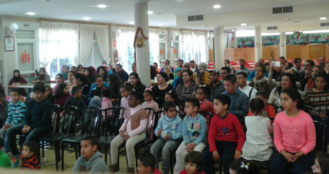 Fotonoticia: Un crisol de culturas celebra la Navidad en Alraso en Salesianos Cartagena