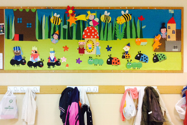 Creatividad y compañerismo en el XV concurso de Belenes verticales de Salesianos San Antonio Abad