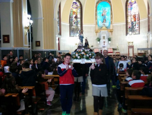 Fotonoticia: Salesianos San Vicente Ferrer de Alcoy se despide de la Virgen de los Lirios