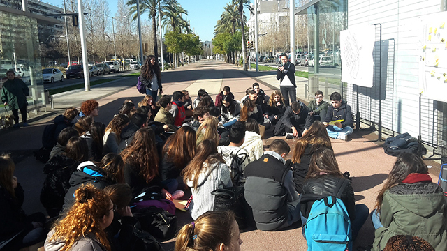 Alumnos de Salesianos Sarrià reflexionan sobre la transformación urbanística de La Mina