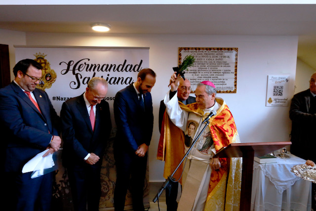El obispo de Málaga bendice la nueva casa hermandad de los Salesianos