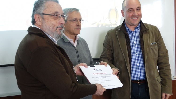 Fotonoticia: Salesianos Martí-Codolar recibe la acreditación Amed de cocina saludable
