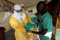 ‘El brote de Ébola no sólo es un desafío sanitario; es un profundo problema de marginación social’