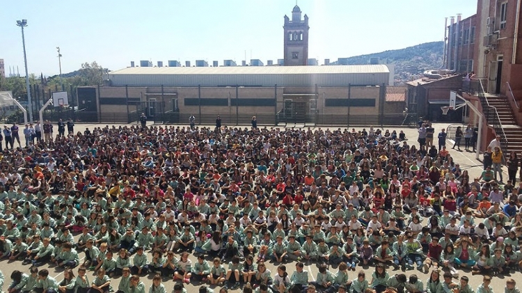 Minuto de silencio en los proyectos salesianos por la tragedia del IES Joan Fuster