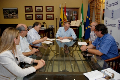 El Ayuntamiento de Palma del Río firma un convenio de colaboración con el Colegio Salesianos