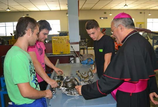 Visita de D. Demetrio Fernández, Obispo de Córdoba, a Salesianos Palma del Río