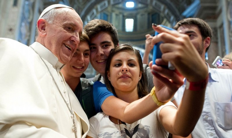 El Papa Francisco recuerda que «toda historia humana es, de alguna manera, historia divina»