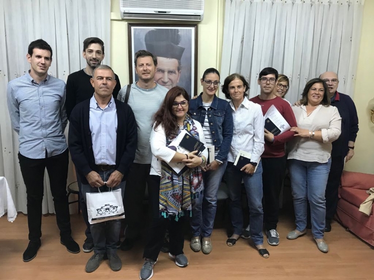 Fotonoticia: los aspirantes a Cooperadores de Pozoblanco reciben el Proyecto de Vida Apostólica