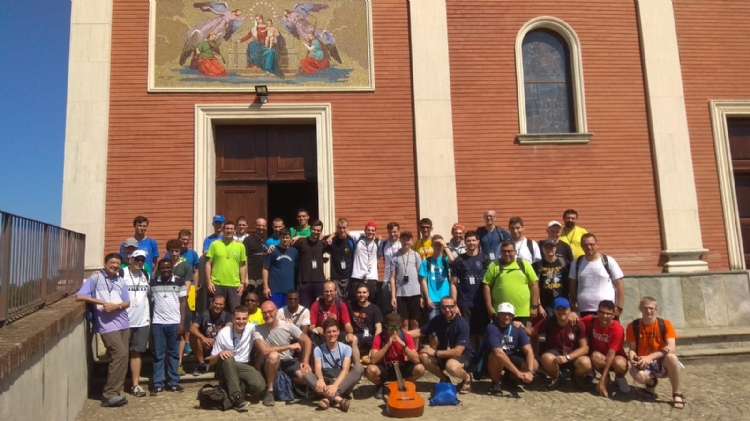 Los jóvenes prenovicios salesianos comparten vida y vocación en la tierra de Don Bosco