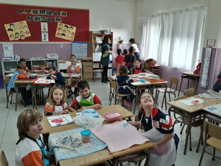 Fotonoticia: Salesianos Sabadell experimenta con los sentidos en el aula