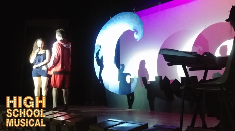Fotonoticia:  el Esplai Arrels de Salesianos Sant Boi presenta «High School musical»