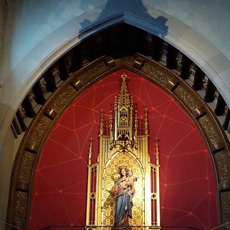 Nueva pintura en torno a la imagen de María Auxiliadora en el Santuario de Sarrià