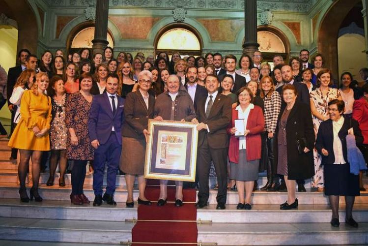 Fotonoticia: las Salesianas reciben la Medalla de Oro de Tenerife