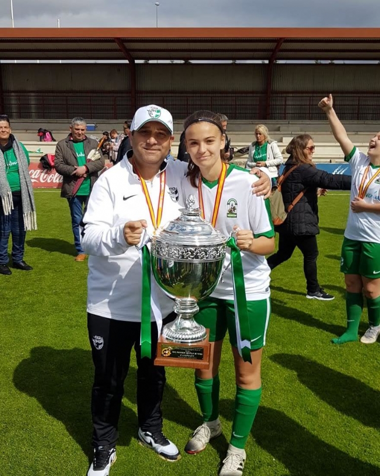 Dos alumnas de San José del Valle premiadas por sus habilidades artísticas y deportivas