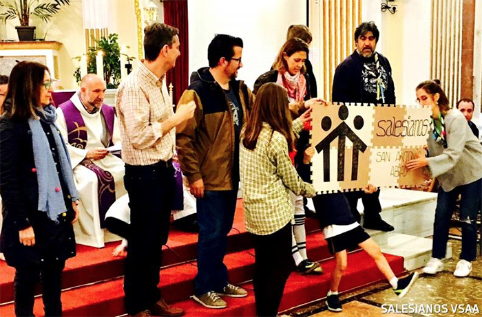 Más de 800 personas celebran en Salesianos San Antonio Abad el día de la Comunidad Educativo-Pastoral