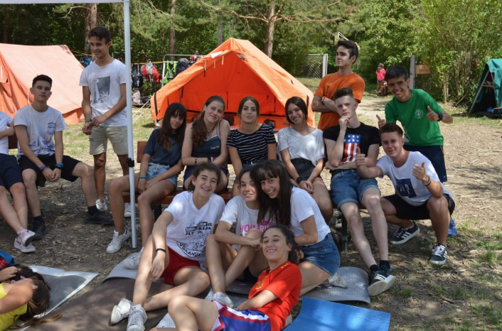 Fotonoticia: Trobada d’amics comienza su campamento Villanúa 2018
