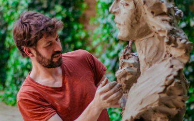 El escultor Martín Lagares subasta uno de sus bustos a favor de la obra social de la Archicofradía de María Auxiliadora de La Palma del Condado