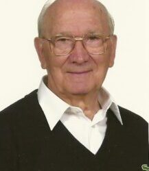 Juan Ochagavía Estomba, Salesiano sacerdote (1926-2026)